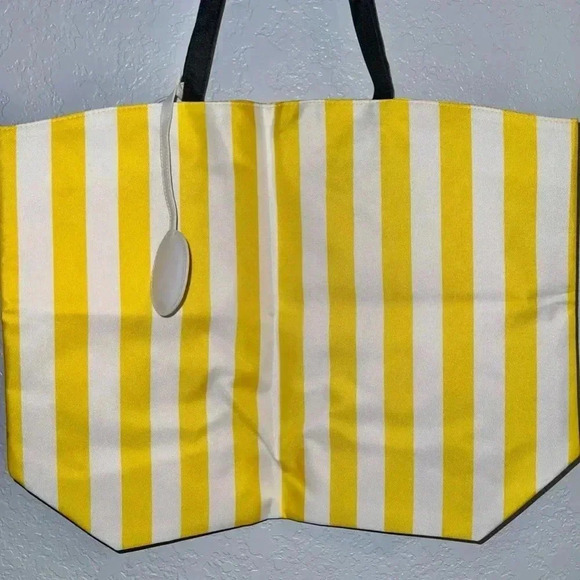 Beach Bundle: 👙Bikini Top, Swim Cover and Beach Tote, Yellow & White, Size 10 - Picture 15 of 17